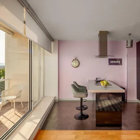 Center Lux View شقة